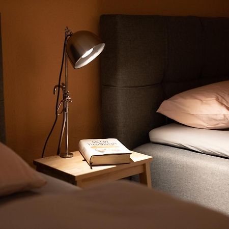 Kassberg Apartment Im Retro-Stil / Netflix & Wifi Chemnitz Eksteriør billede
